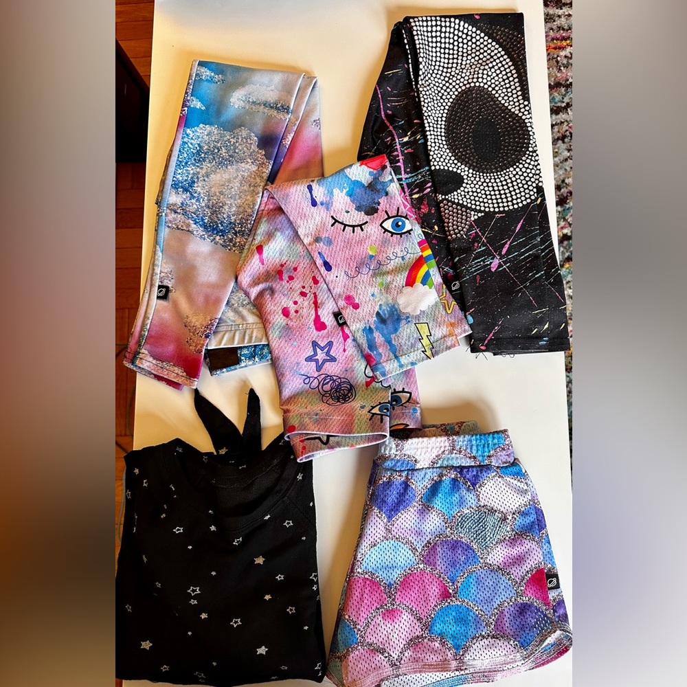 TEREZ - 3 leggings +1 sweater + 1 shorts. Size M (10/12) and L(14) (Ltd edition)